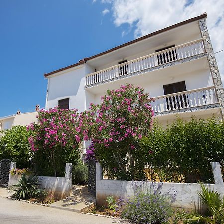 Apartments Petrcane Welcome Exterior photo