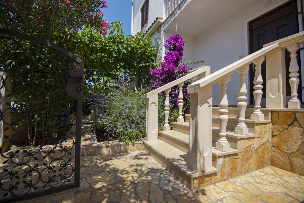 Apartments Petrcane Welcome Exterior photo