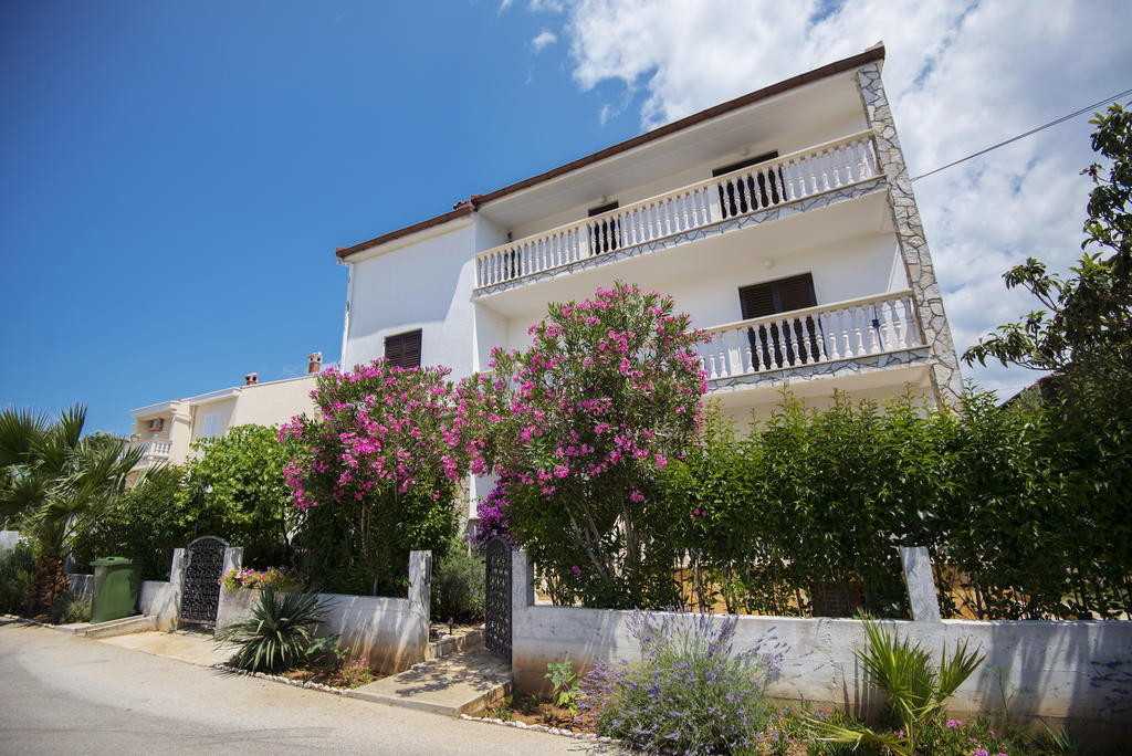 Apartments Petrcane Welcome Exterior photo