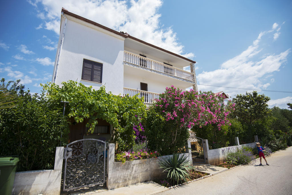Apartments Petrcane Welcome Exterior photo