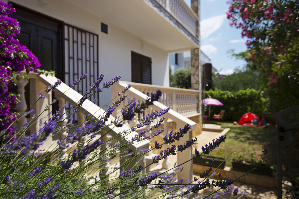 Apartments Petrcane Welcome Exterior photo